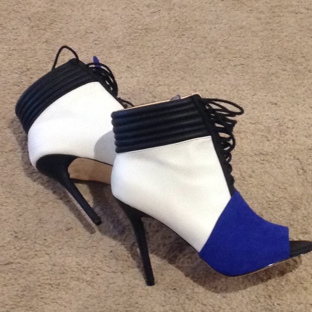 👠👠BRAND NEW!!!! COLOR BLOCK BOOTIE!!! 👠👠👠👠